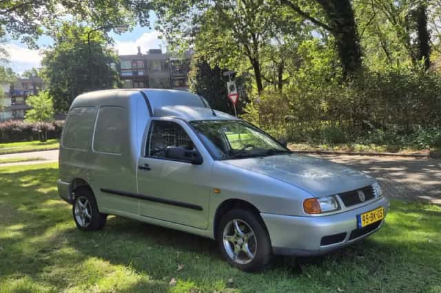 Volkswagen Caddy (2003) thumbnail 4