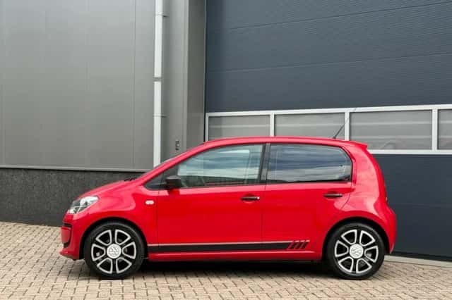 Volkswagen Up! (2013) thumbnail 2