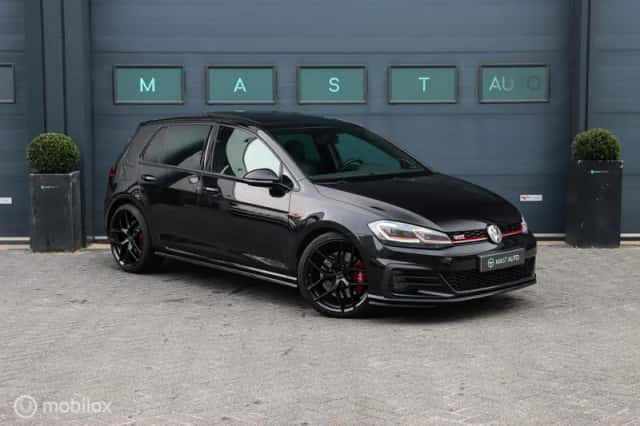 Volkswagen Golf (2019) thumbnail 4