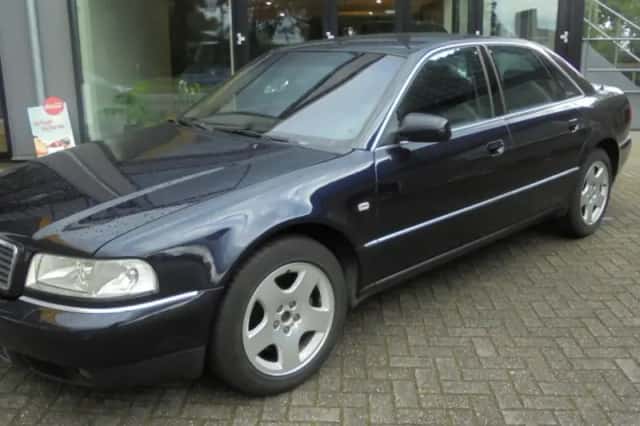 Audi A8 (2002) thumbnail 1
