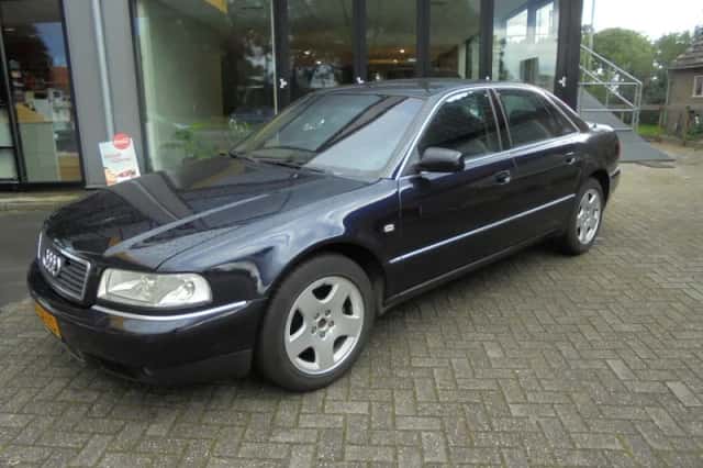 Audi A8 (2002) thumbnail 2
