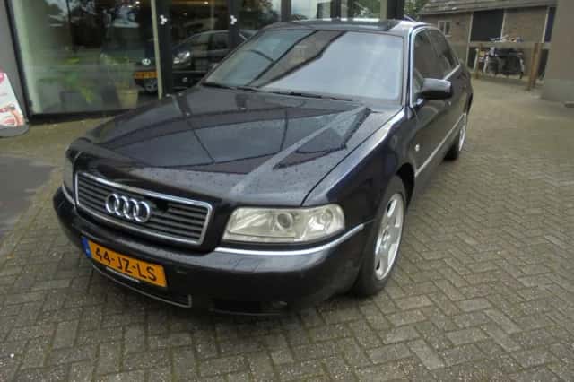 Audi A8 (2002) thumbnail 3