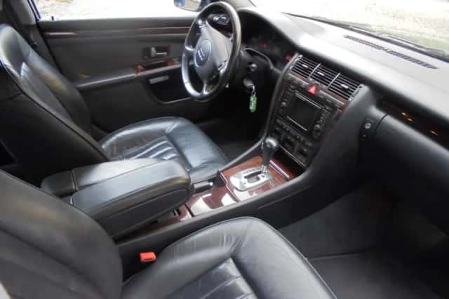 Audi A8 (2002) thumbnail 4