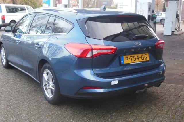 Ford Focus (2022) thumbnail 3