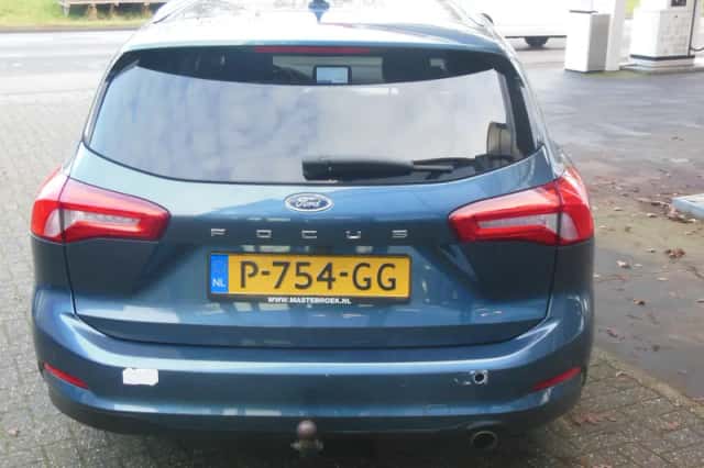 Ford Focus (2022) thumbnail 4