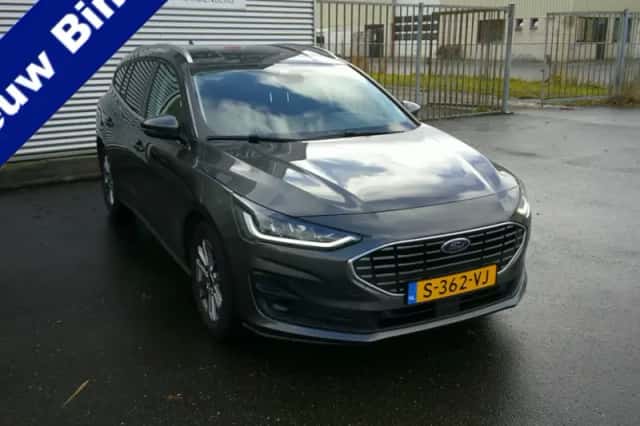 Ford Focus (2023) thumbnail 1