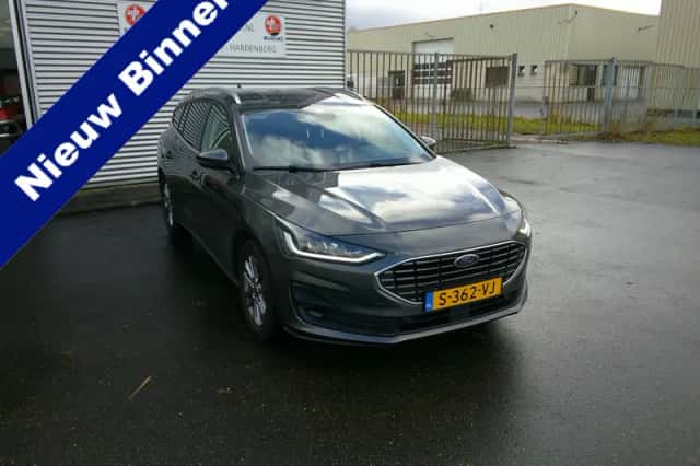 Ford Focus (2023) thumbnail 1