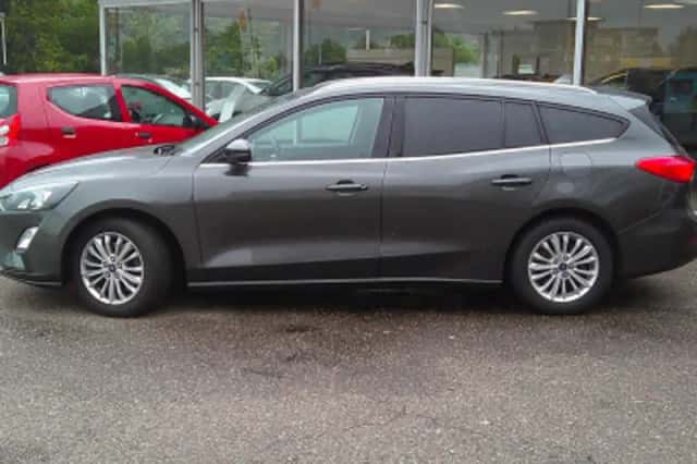 Ford Focus (2021) thumbnail 2
