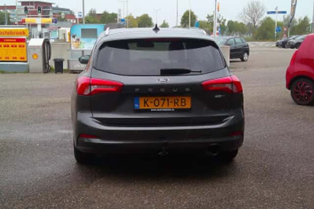 Ford Focus (2021) thumbnail 4