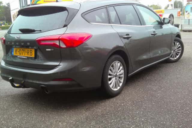 Ford Focus (2021) thumbnail 5