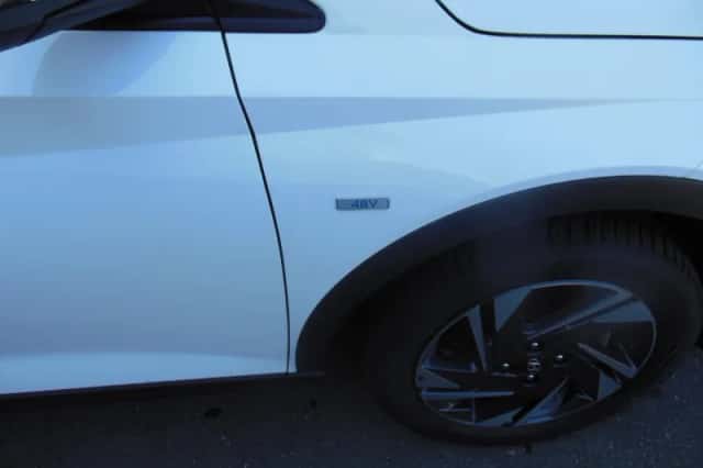 Hyundai Bayon (2021) thumbnail 4