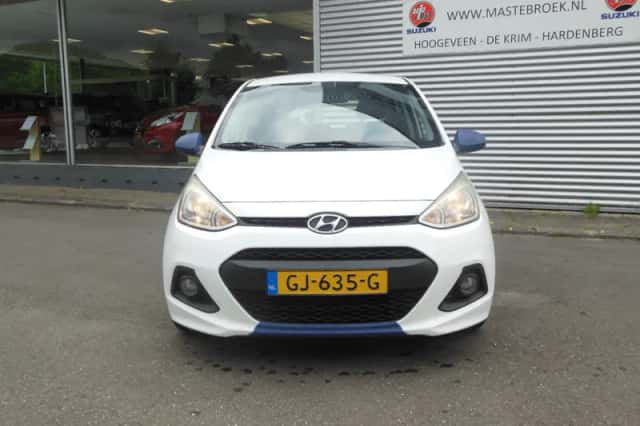 Hyundai i10 (2015) thumbnail 2
