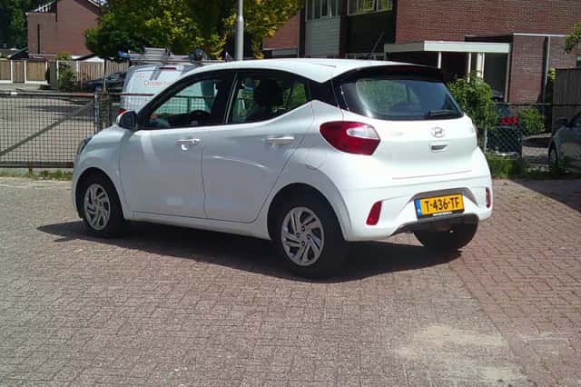 Hyundai i10 (2023) thumbnail 3