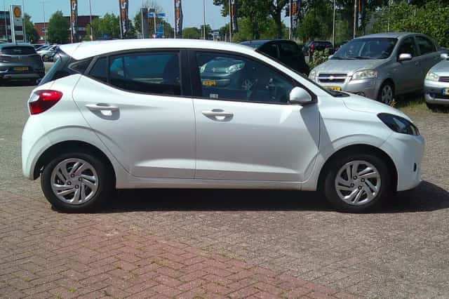 Hyundai i10 (2023) thumbnail 6