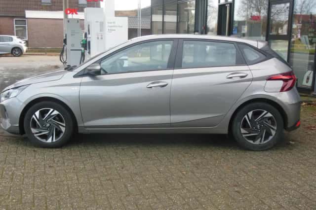 Hyundai i20 (2022) thumbnail 3