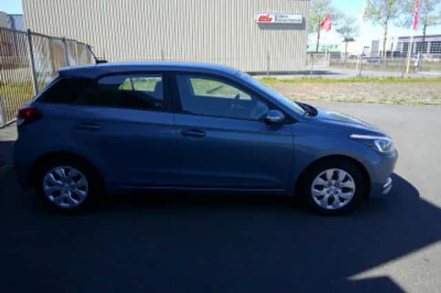 Hyundai i20 (2018) thumbnail 2