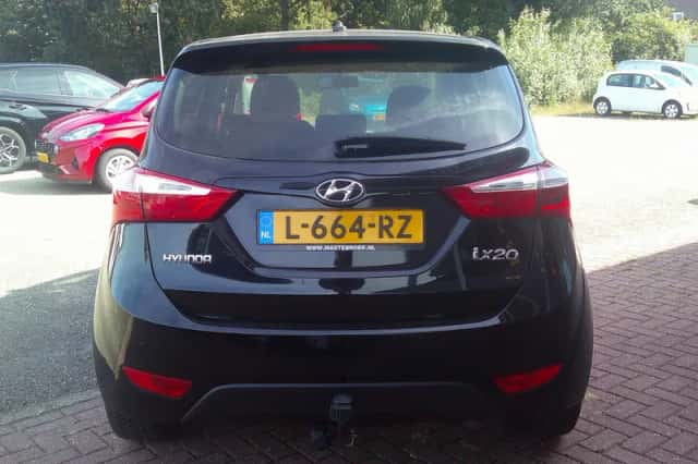 Hyundai ix20 (2016) thumbnail 3