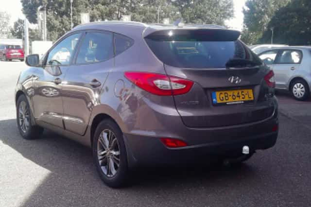 Hyundai ix35 (2015) thumbnail 3