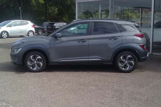 Hyundai Kona (2022) thumbnail 2