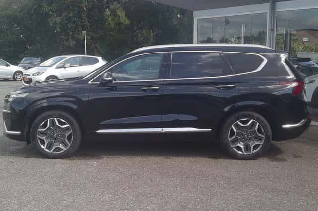 Hyundai Santa Fe (2022) thumbnail 2