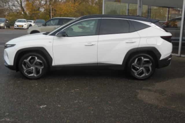 Hyundai Tucson (2022) thumbnail 2