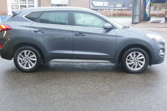 Hyundai Tucson (2017) thumbnail 5