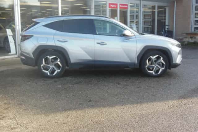 Hyundai Tucson (2023) thumbnail 2