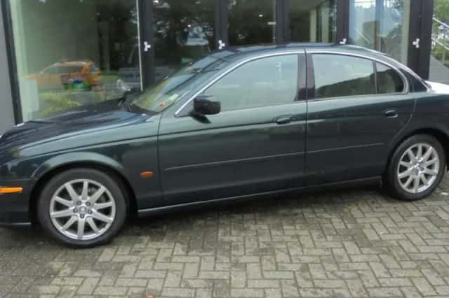 Jaguar S-Type (2000) thumbnail 1
