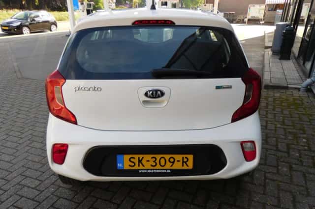 Kia Picanto (2018) thumbnail 5