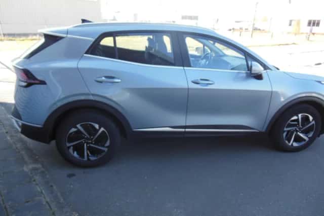 Kia Sportage (2022) thumbnail 3