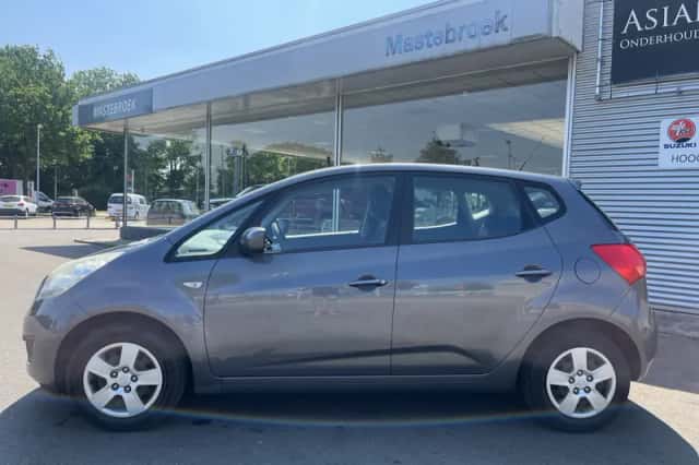 Kia Venga (2010) thumbnail 3
