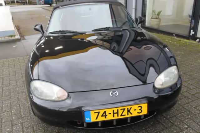 Mazda MX-5 (2000) thumbnail 1