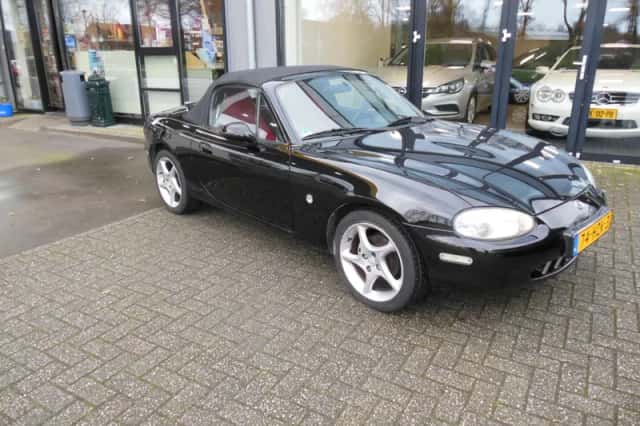 Mazda MX-5 (2000) thumbnail 3