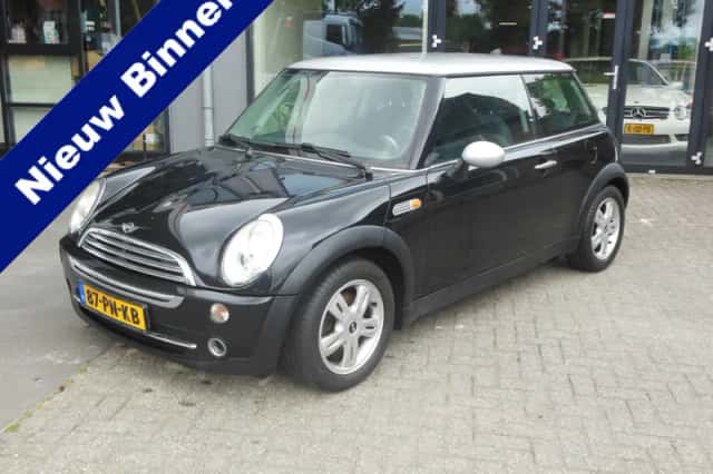 MINI One (2004) thumbnail 2