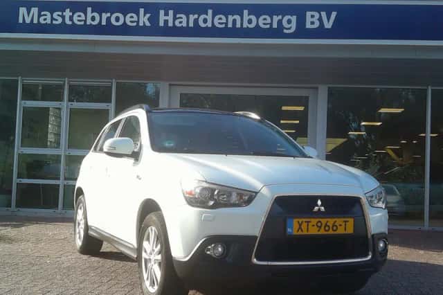 Mitsubishi ASX (2010) thumbnail 1