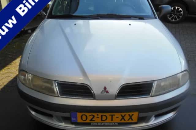 Mitsubishi Carisma (2000) thumbnail 1