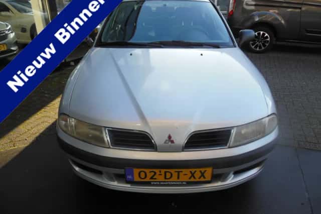 Mitsubishi Carisma (2000) thumbnail 2