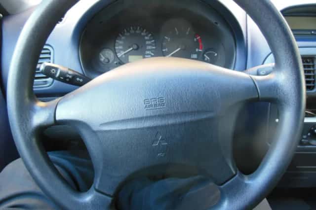 Mitsubishi Carisma (2000) thumbnail 6