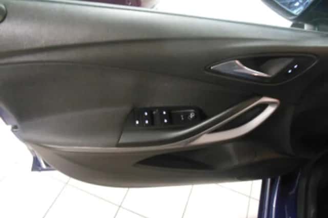 Opel Astra (2020) thumbnail 5