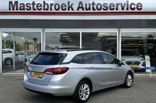 Opel Astra (2022) thumbnail 4