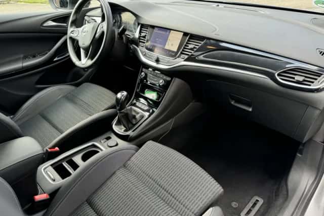 Opel Astra (2022) thumbnail 5