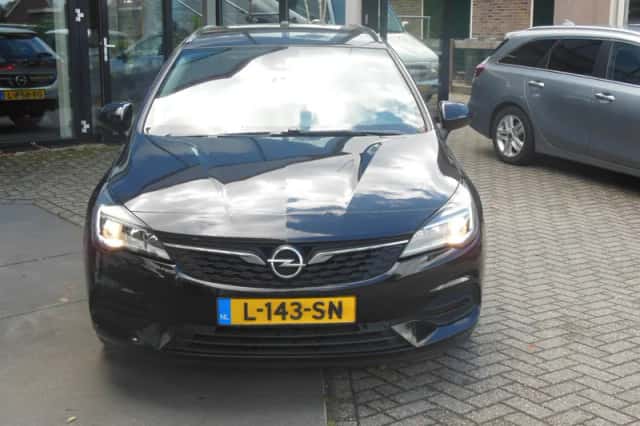 Opel Astra (2021) thumbnail 3