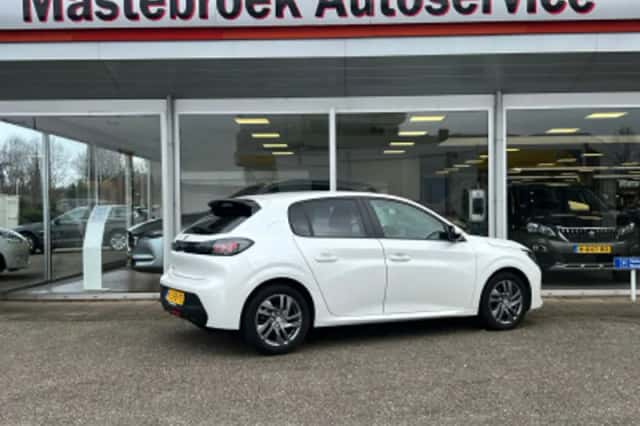 Peugeot 208 (2021) thumbnail 2