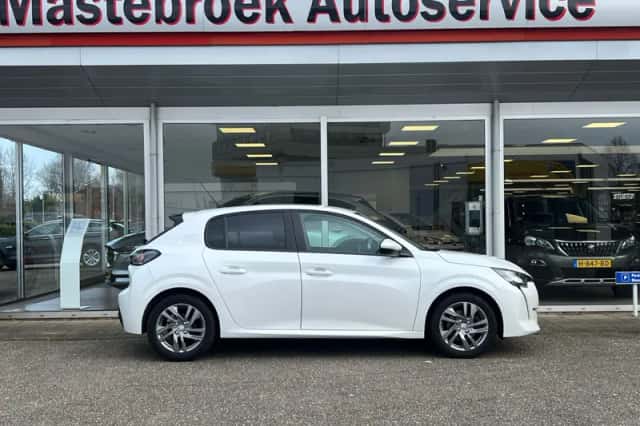 Peugeot 208 (2021) thumbnail 4