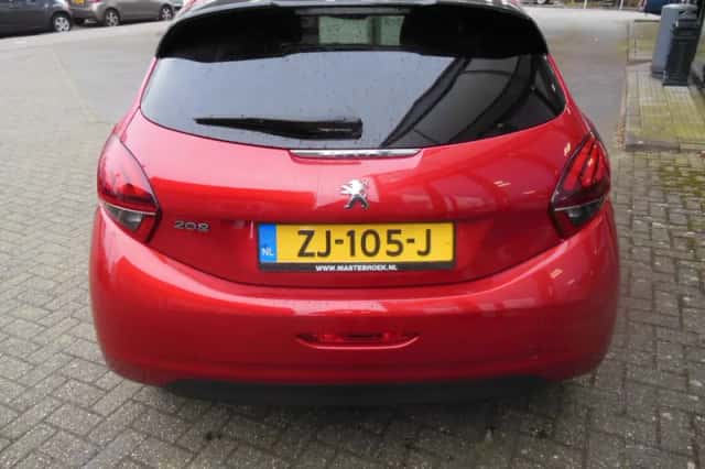 Peugeot 208 (2019) thumbnail 4