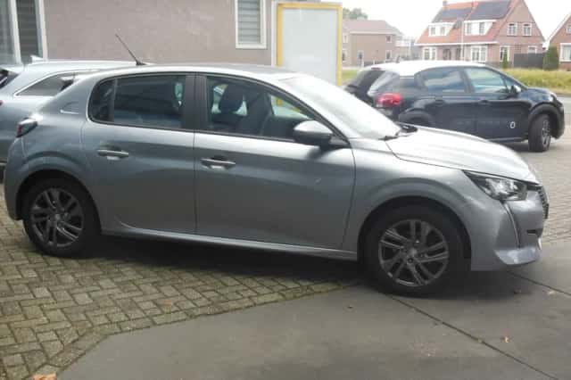 Peugeot 208 (2021) thumbnail 5