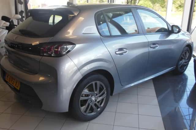 Peugeot 208 (2021) thumbnail 4