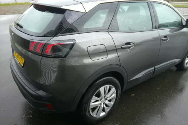 Peugeot 3008 (2021) thumbnail 5
