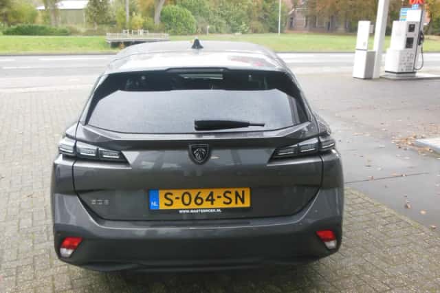 Peugeot 308 (2023) thumbnail 5