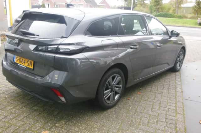 Peugeot 308 (2023) thumbnail 5